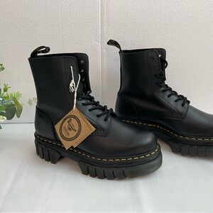 Dr. Martens Audrick Black Nappa
Leather 8-Eye Platform Boots women size 9